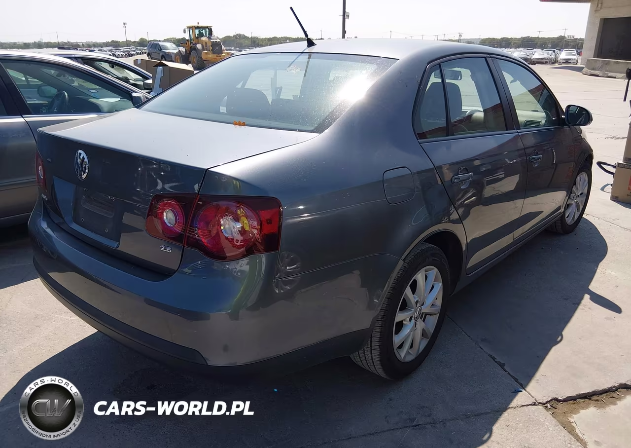 2010 Volkswagen Jetta Limited Edition VIN:3VWAX7AJ4AM098834 - 4