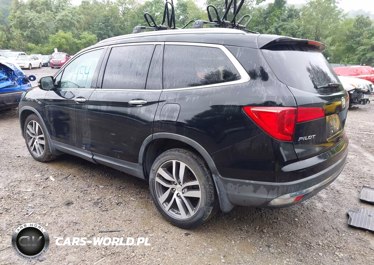 2017 Honda Pilot Touring VIN:5FNYF6H96HB003120 - 3