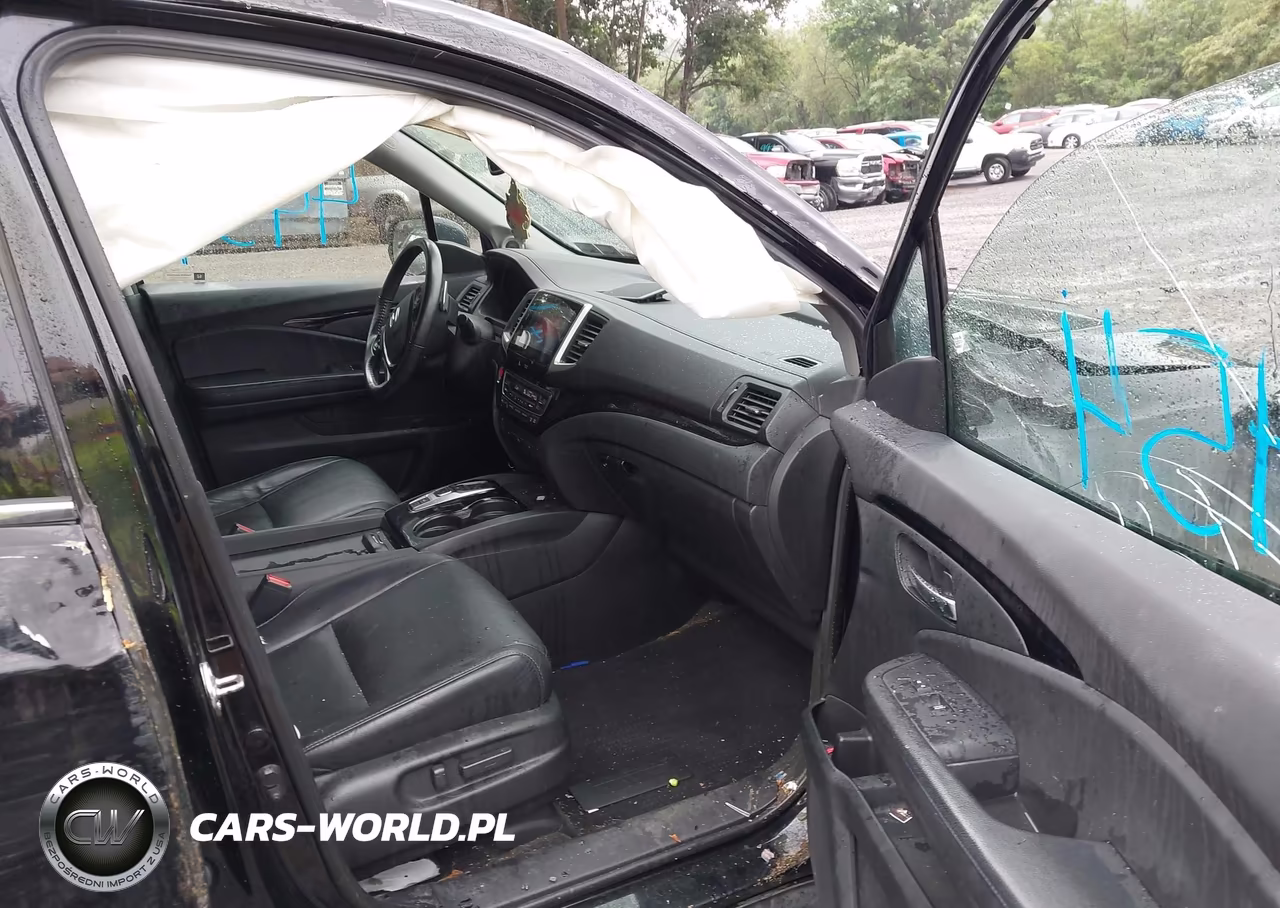 2017 Honda Pilot Touring VIN:5FNYF6H96HB003120 - 5