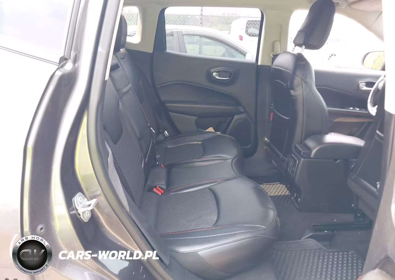 2019 Jeep Compass Trailhawk 4X4 VIN:3C4NJDDB2KT733193 - 8