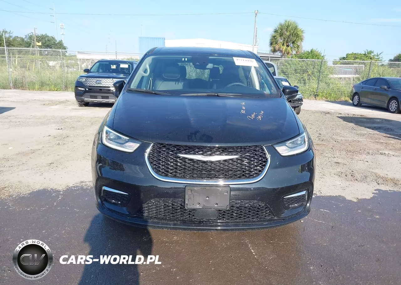 2024 Chrysler Pacifica Touring L VIN:2C4RC1BG5RR147075 - 12