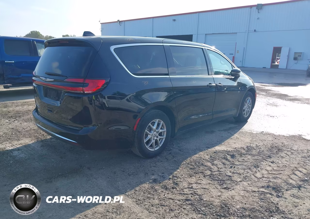2024 Chrysler Pacifica Touring L VIN:2C4RC1BG5RR147075 - 4