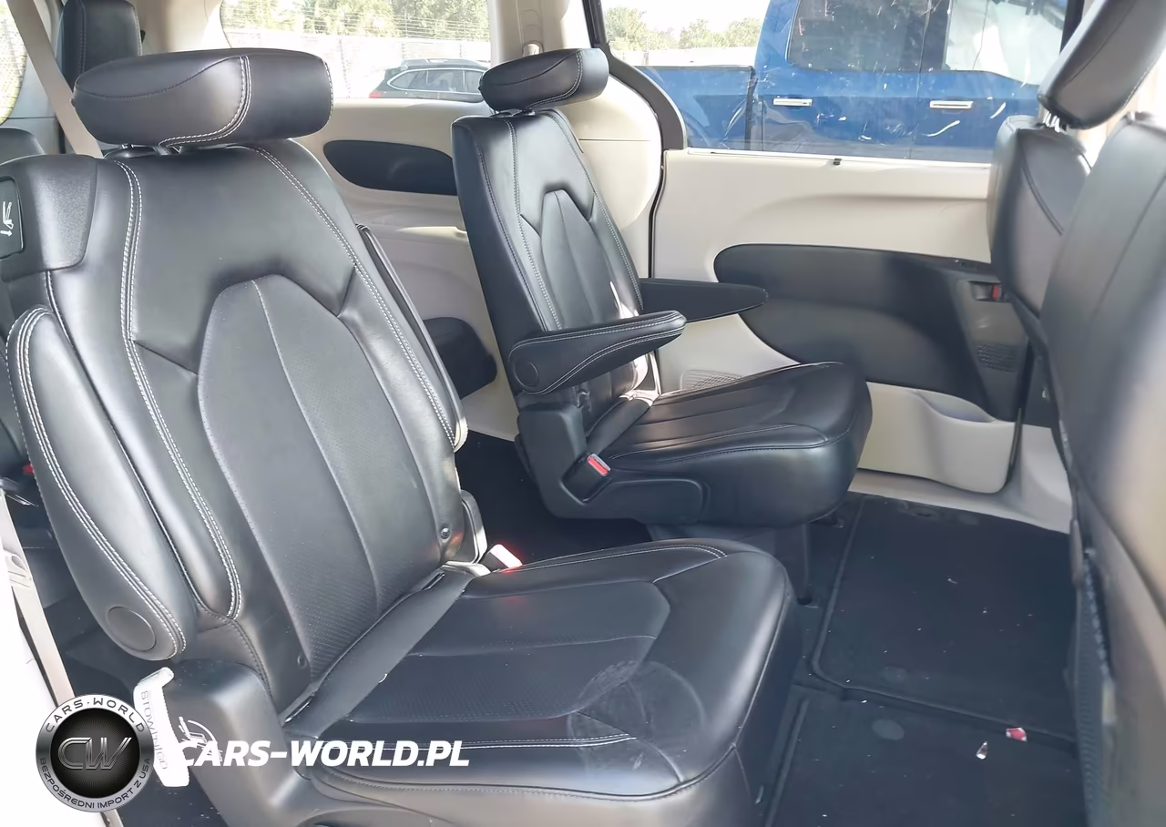 2024 Chrysler Pacifica Touring L VIN:2C4RC1BG5RR147075 - 8