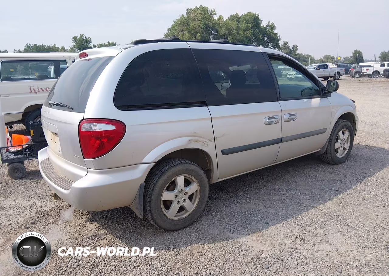 2005 Dodge Caravan Sxt VIN:1D4GP45R85B195644 - 4