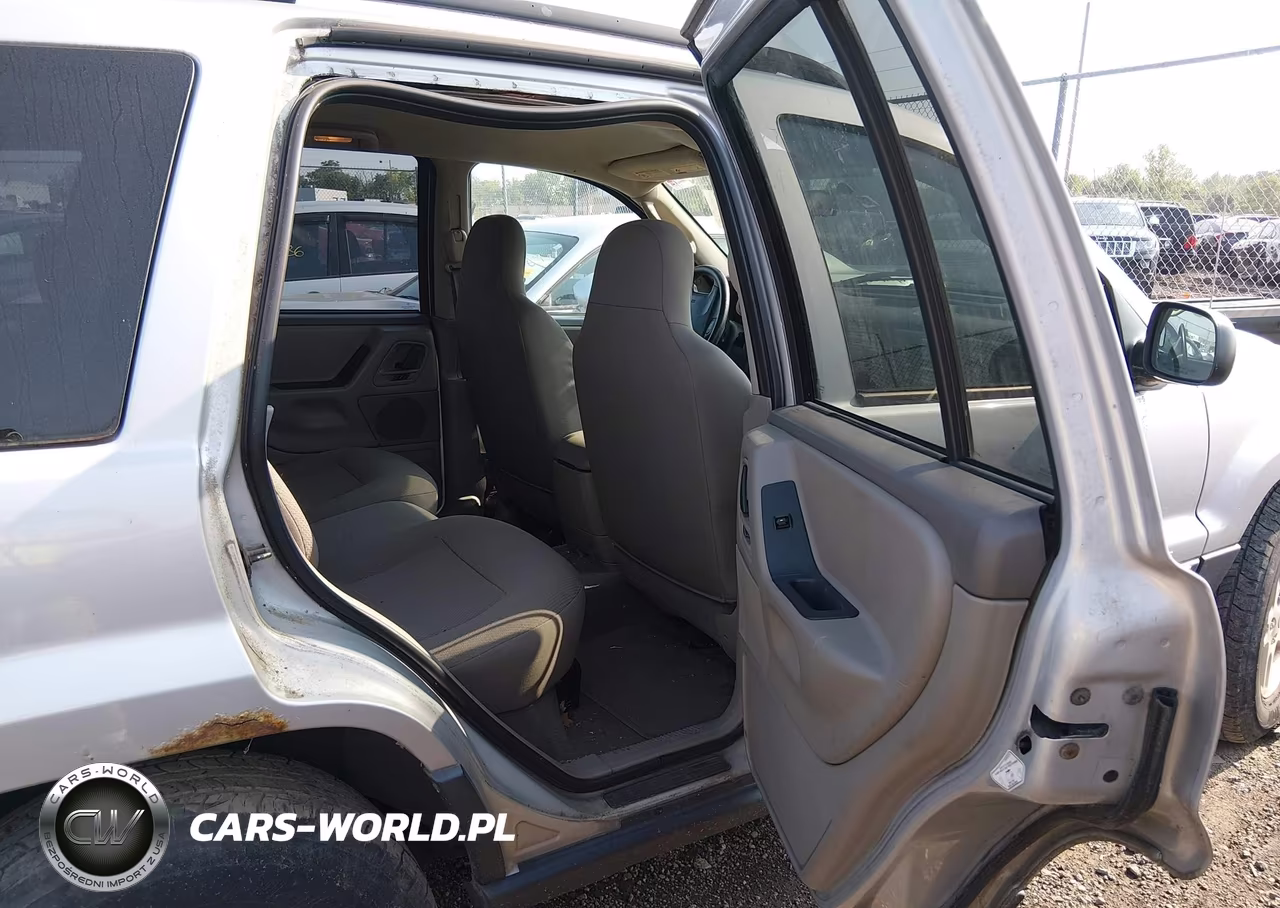 2003 Jeep Grand Cherokee Laredo VIN:1J4GW48S83C564003 - 8