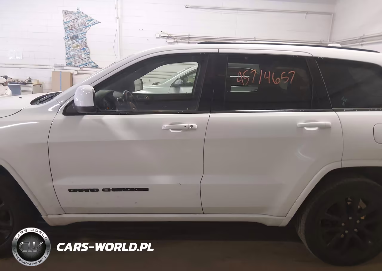 2018 Jeep Grand Cherokee Altitude 4X4 VIN:1C4RJFAG7JC448965 - 14