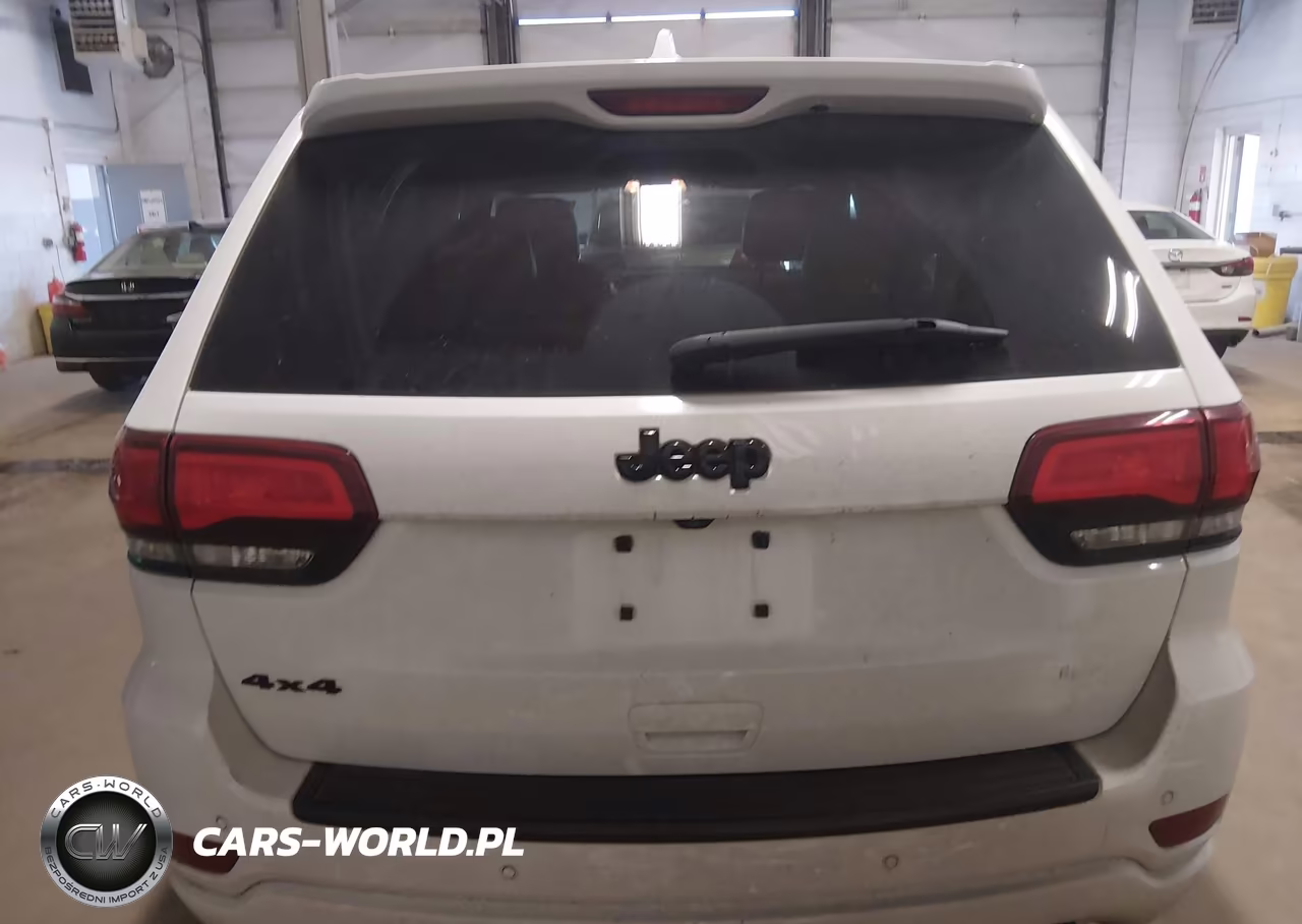 2018 Jeep Grand Cherokee Altitude 4X4 VIN:1C4RJFAG7JC448965 - 16