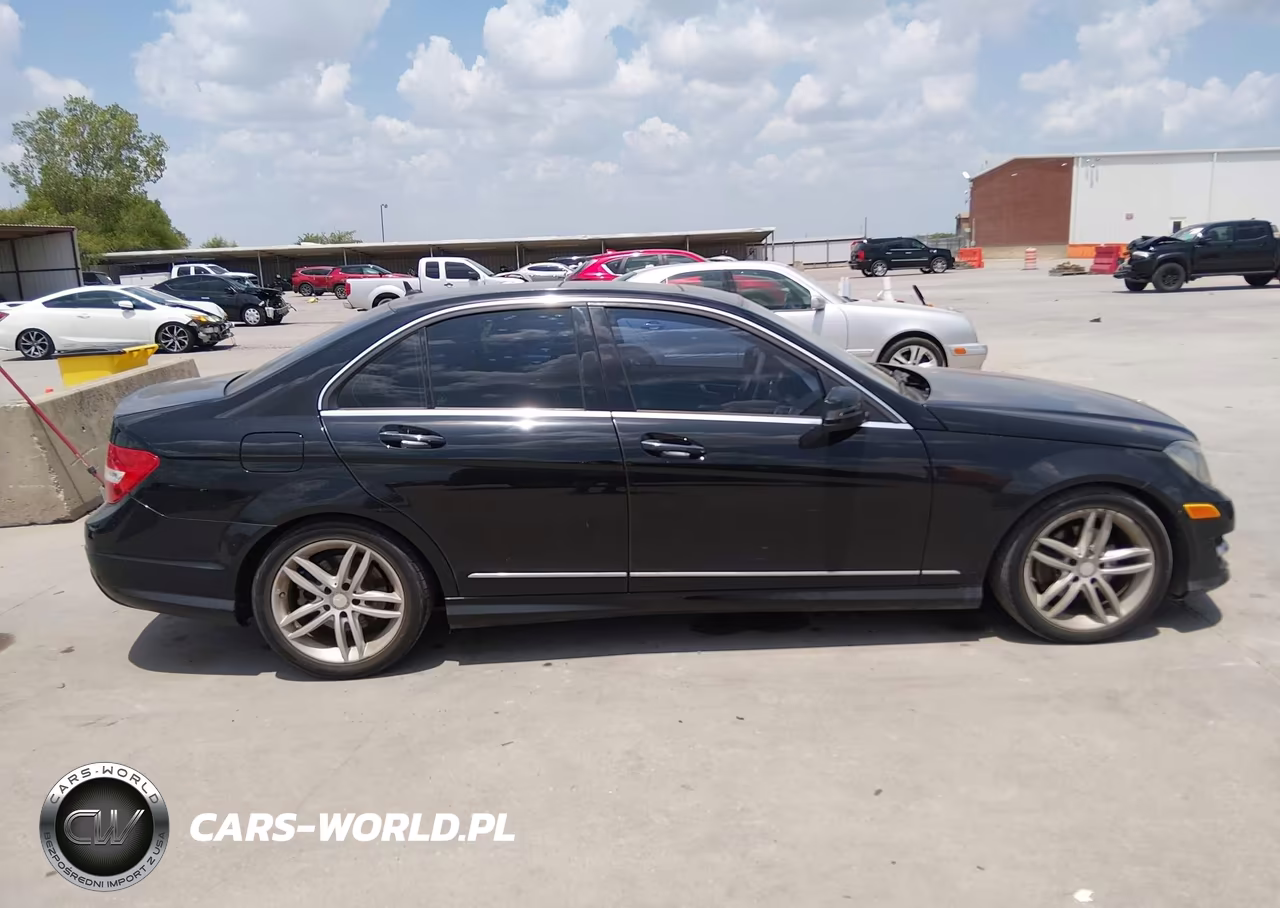 2014 Mercedes-Benz C 250 Sport VIN:WDDGF4HBXER316184 - 13