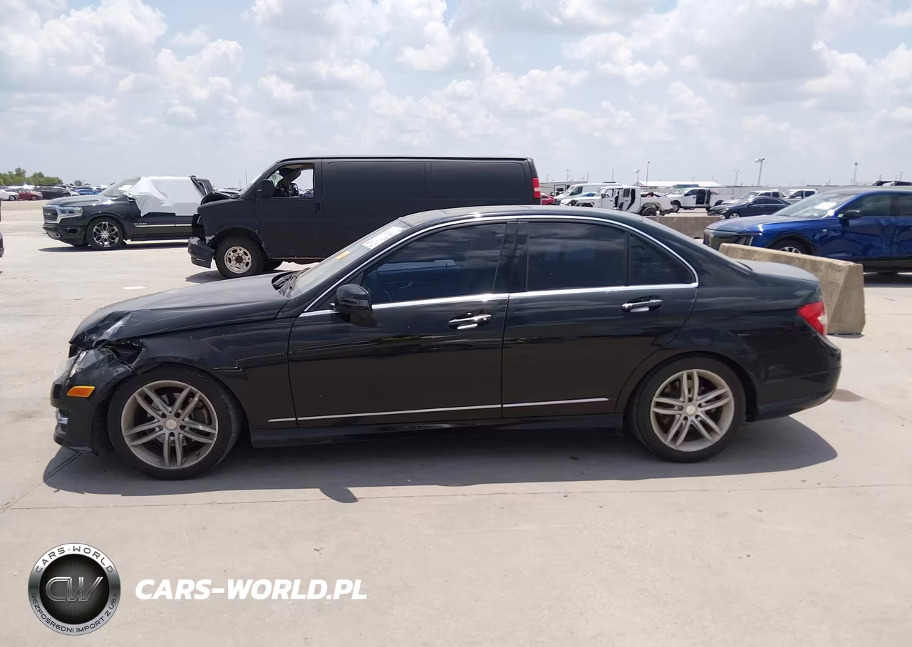 2014 Mercedes-Benz C 250 Sport VIN:WDDGF4HBXER316184 - 14