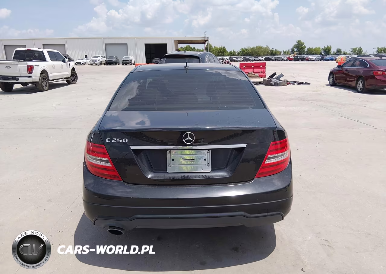 2014 Mercedes-Benz C 250 Sport VIN:WDDGF4HBXER316184 - 16