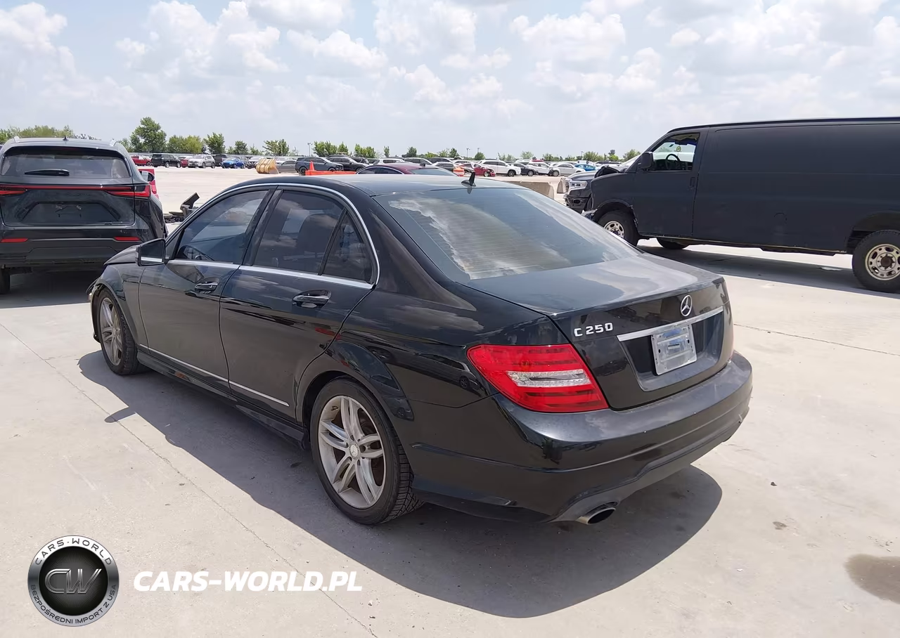 2014 Mercedes-Benz C 250 Sport VIN:WDDGF4HBXER316184 - 3