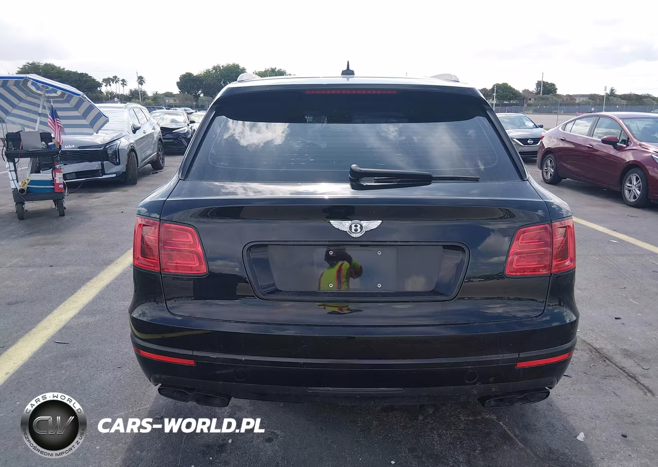 2020 Bentley Bentayga V8 VIN:SJAAM2ZV0LC030669 - 17