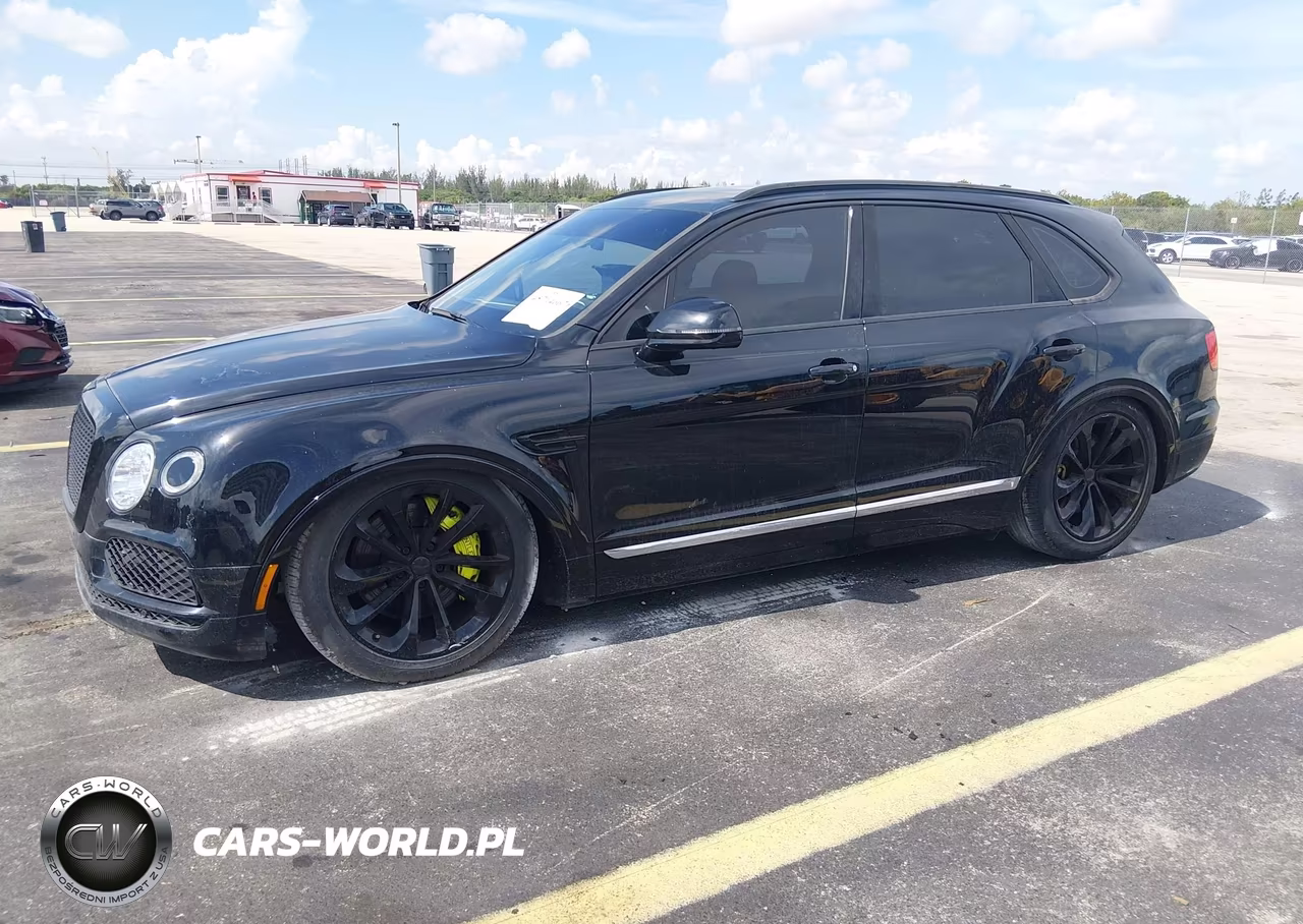 2020 Bentley Bentayga V8 VIN:SJAAM2ZV0LC030669 - 2