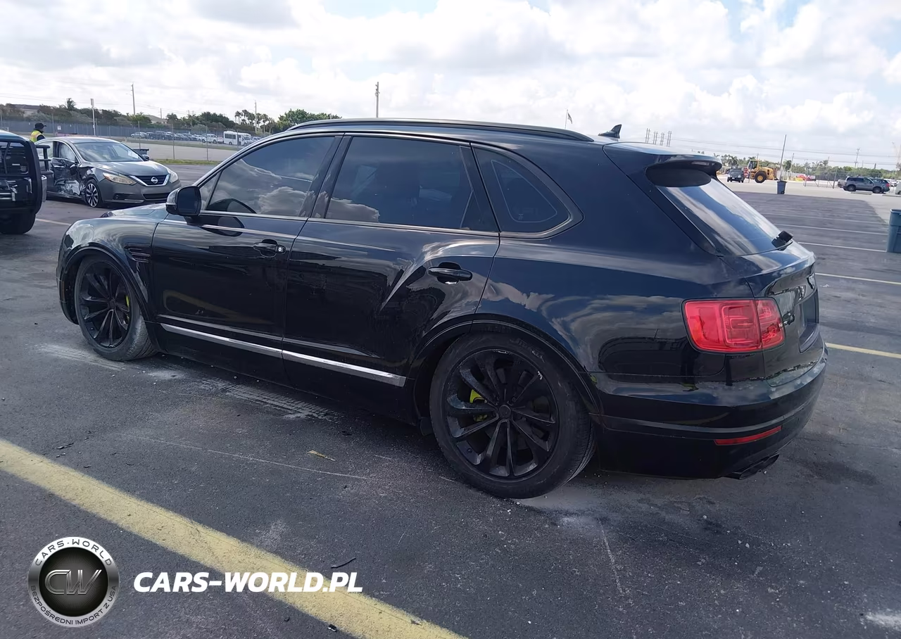 2020 Bentley Bentayga V8 VIN:SJAAM2ZV0LC030669 - 3
