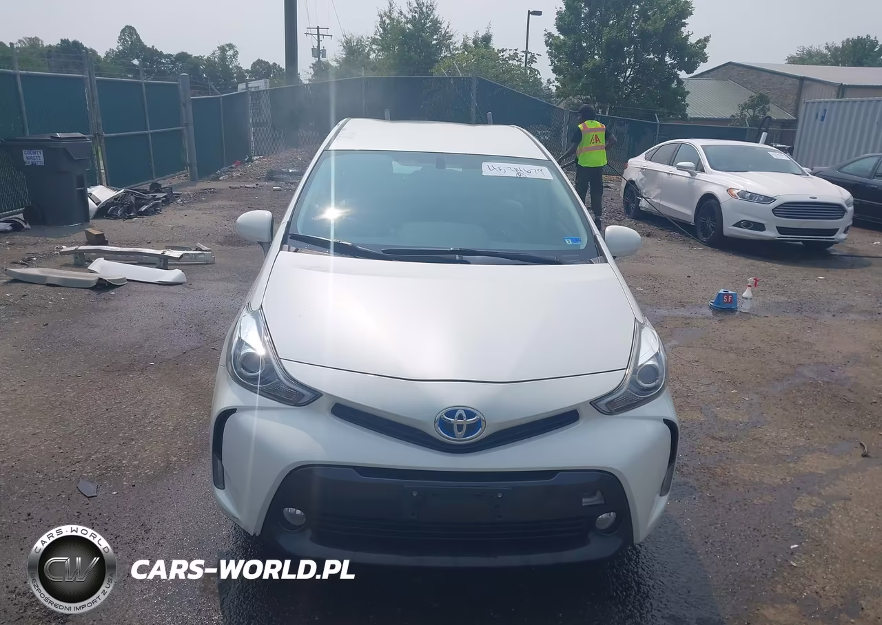 2017 Toyota Prius V Five VIN:JTDZN3EUXHJ064607 - 13