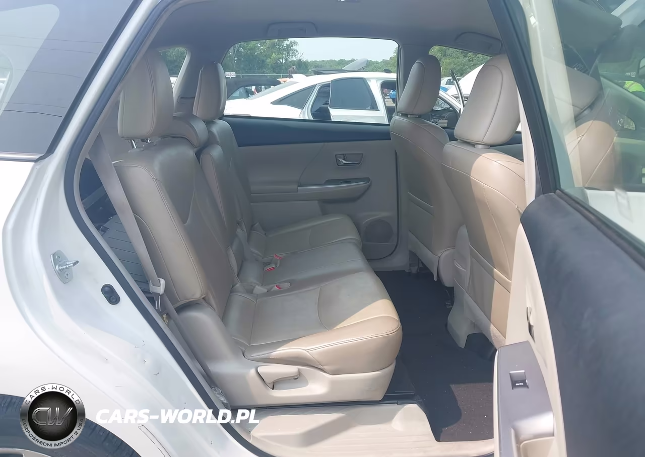 2017 Toyota Prius V Five VIN:JTDZN3EUXHJ064607 - 8