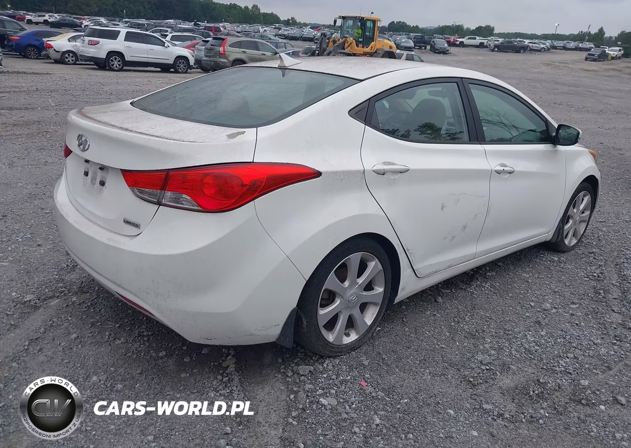 2013 Hyundai Elantra Limited VIN:5NPDH4AE5DH404951 - 4