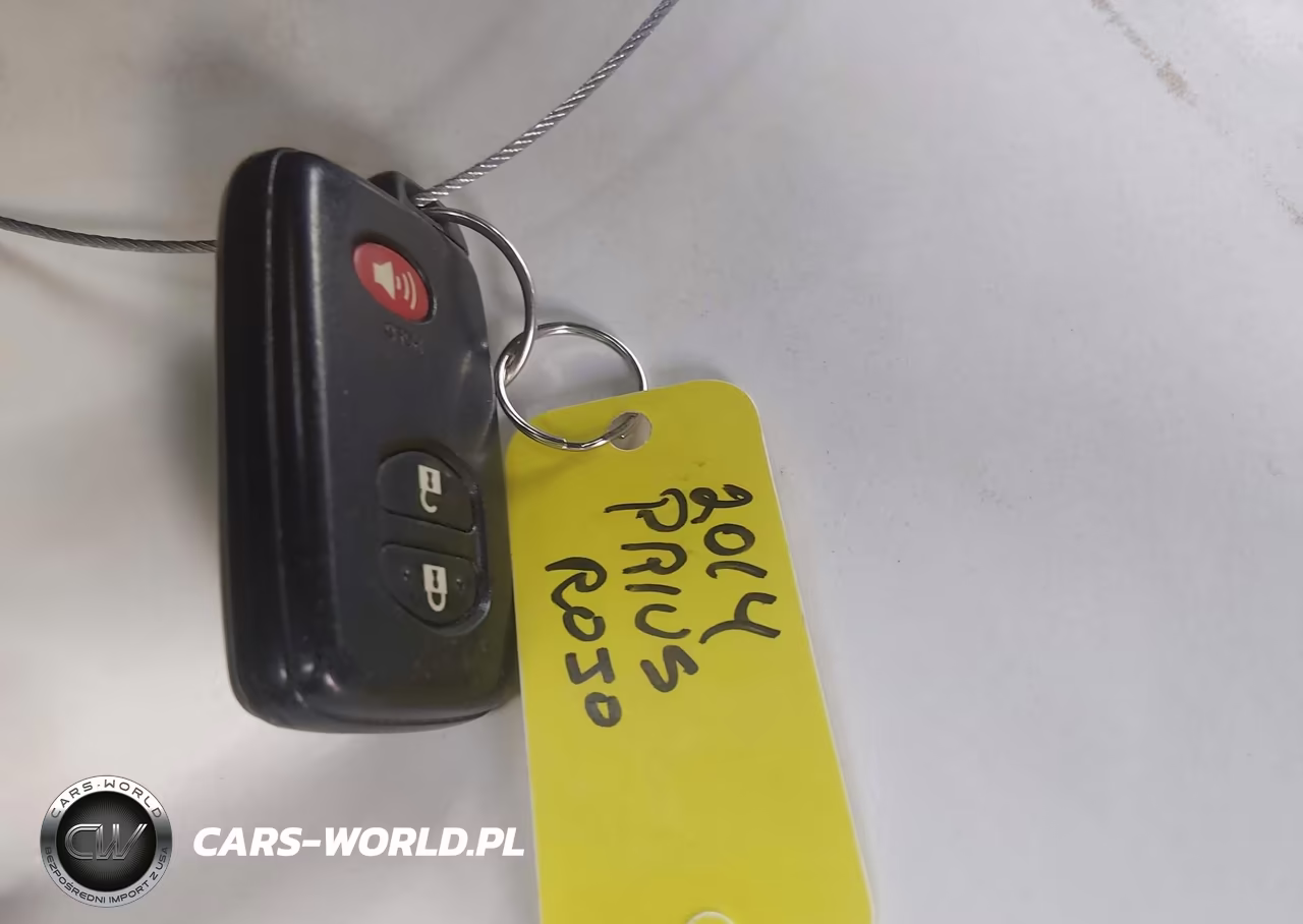 2014 Toyota Prius Three VIN:JTDKN3DU8E1774717 - 11