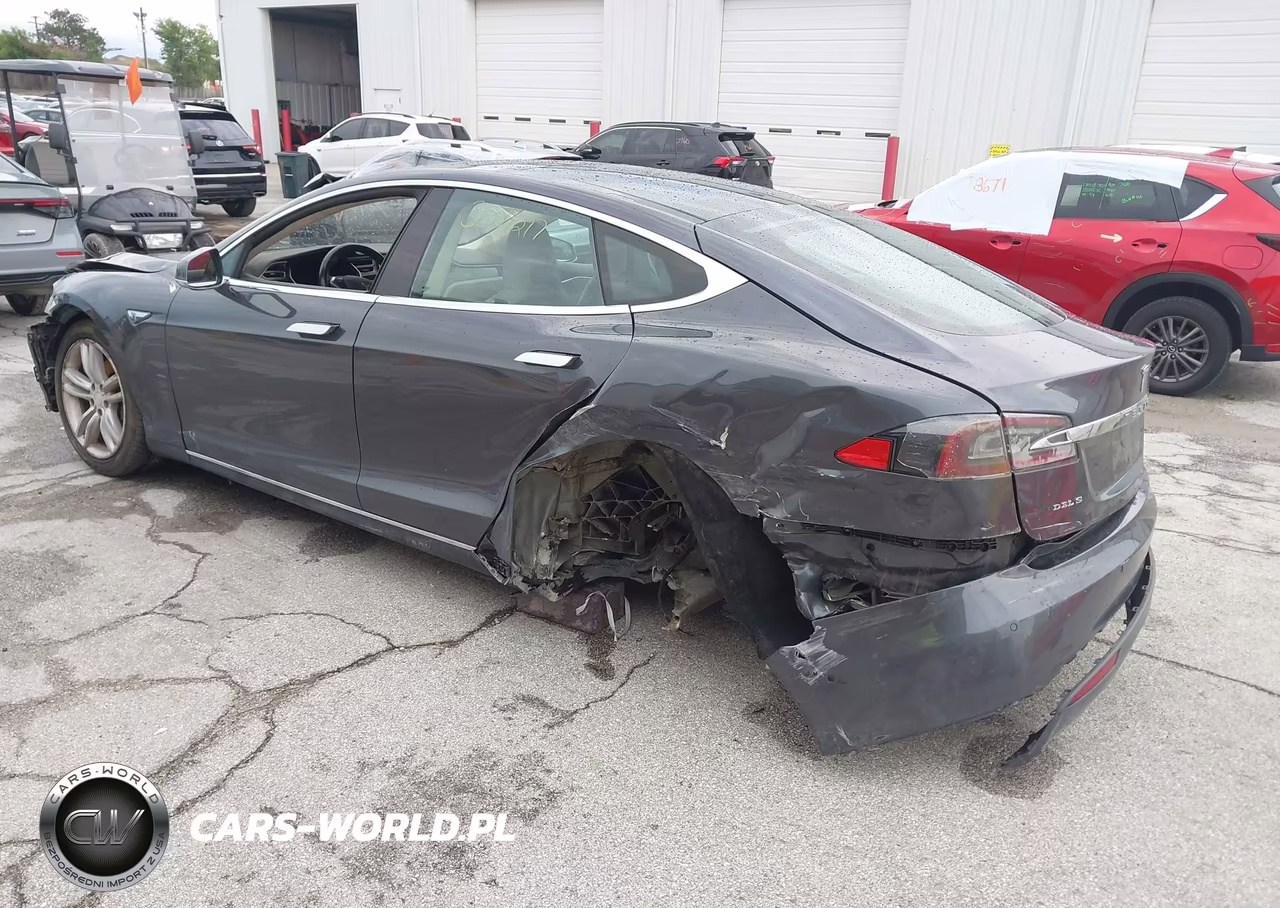 2015 Tesla Model S VIN:5YJSA1H27FF080313 - 3