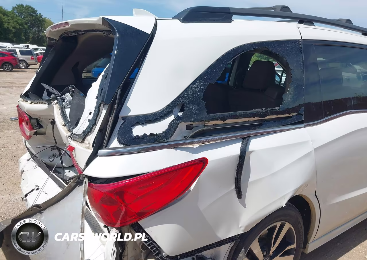 2020 Honda Odyssey Elite VIN:5FNRL6H97LB060870 - 17