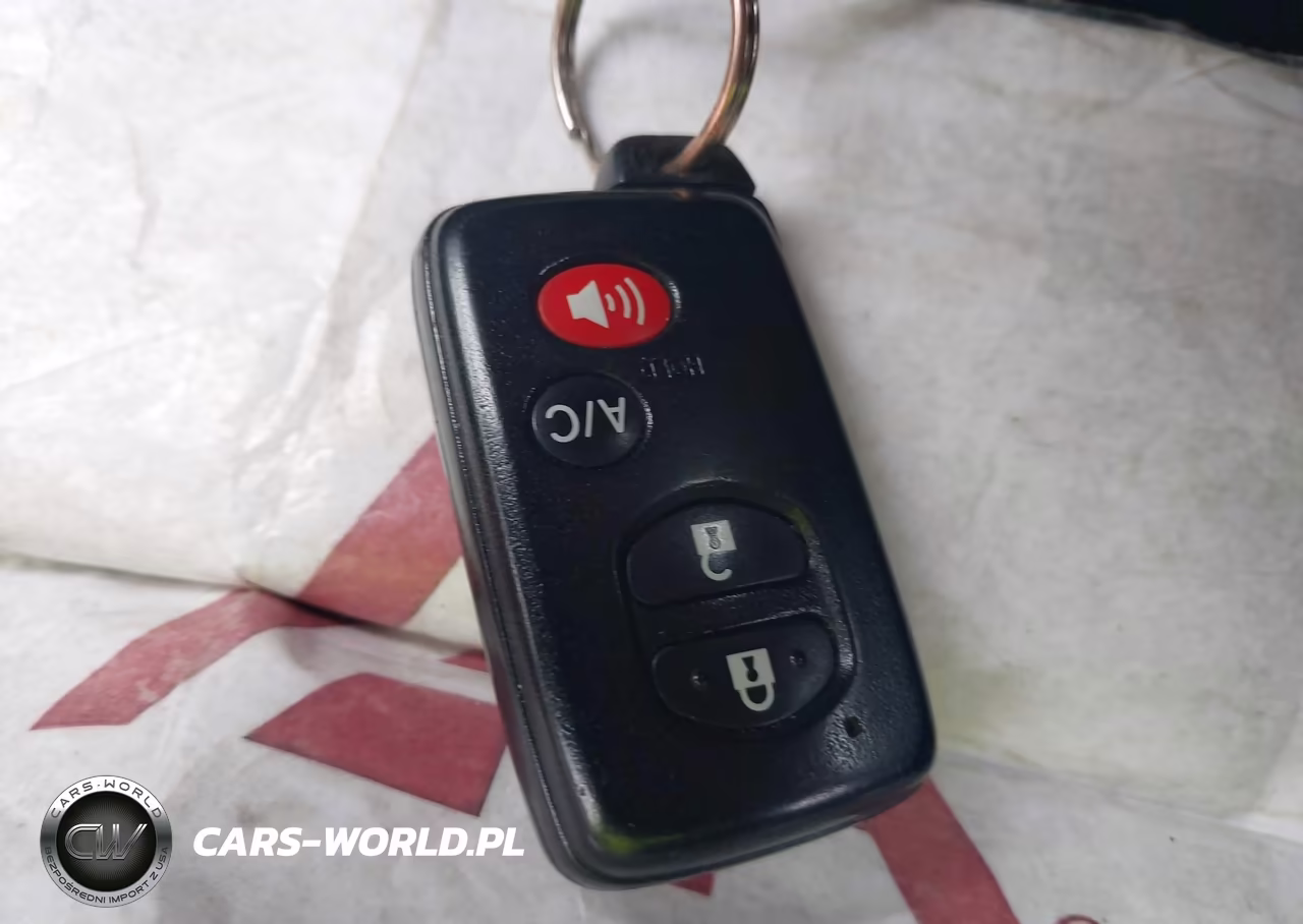 2012 Toyota Prius Plug-In VIN:JTDKN3DP4C3010066 - 11