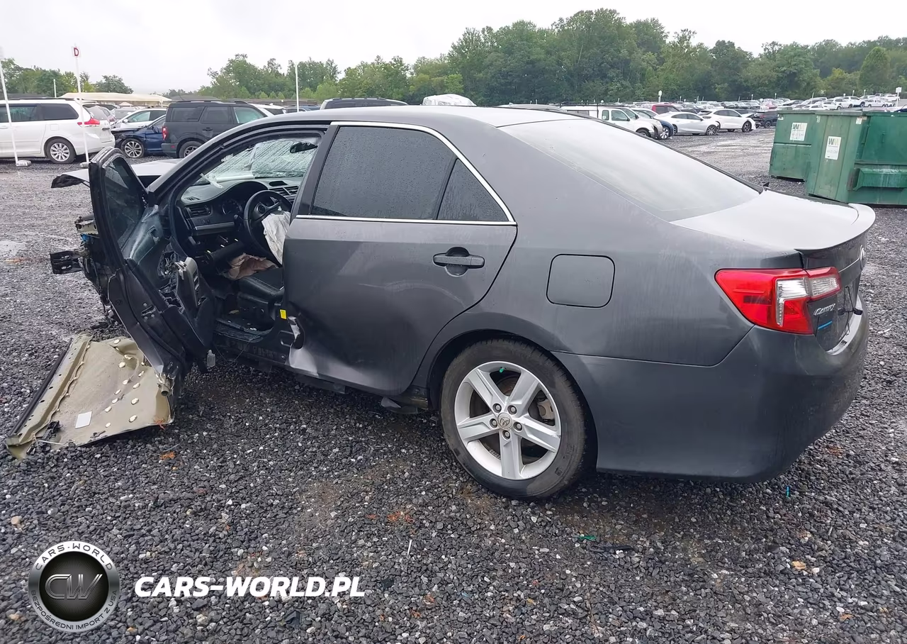 2014 Toyota Camry Se VIN:4T1BF1FK8EU322063 - 3