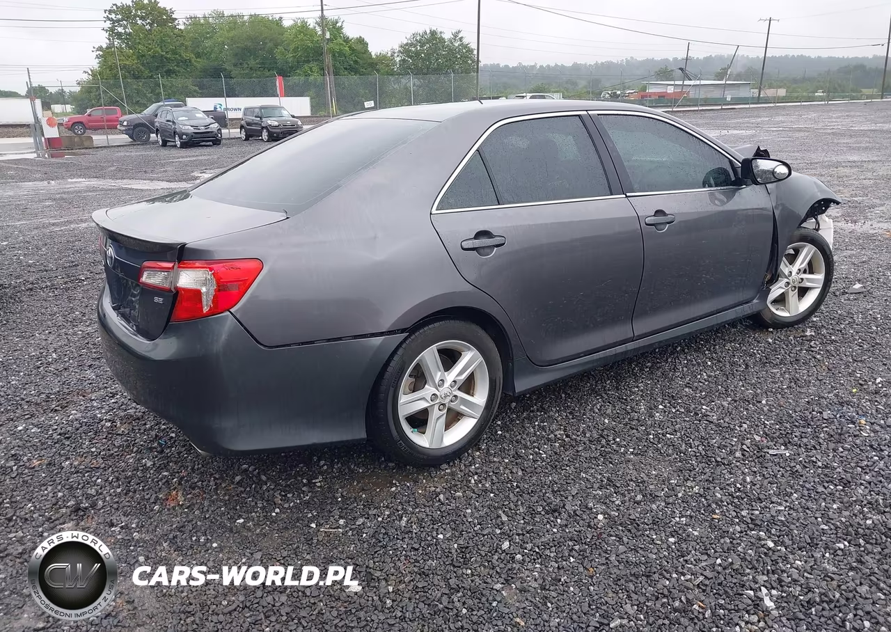 2014 Toyota Camry Se VIN:4T1BF1FK8EU322063 - 4
