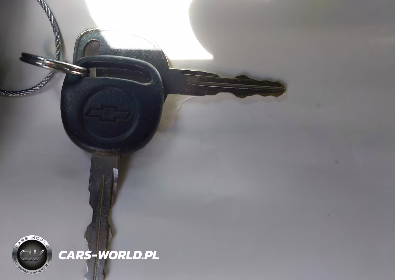 2004 Chevrolet Tahoe Ls VIN:1GNEC13V24R284346 - 11
