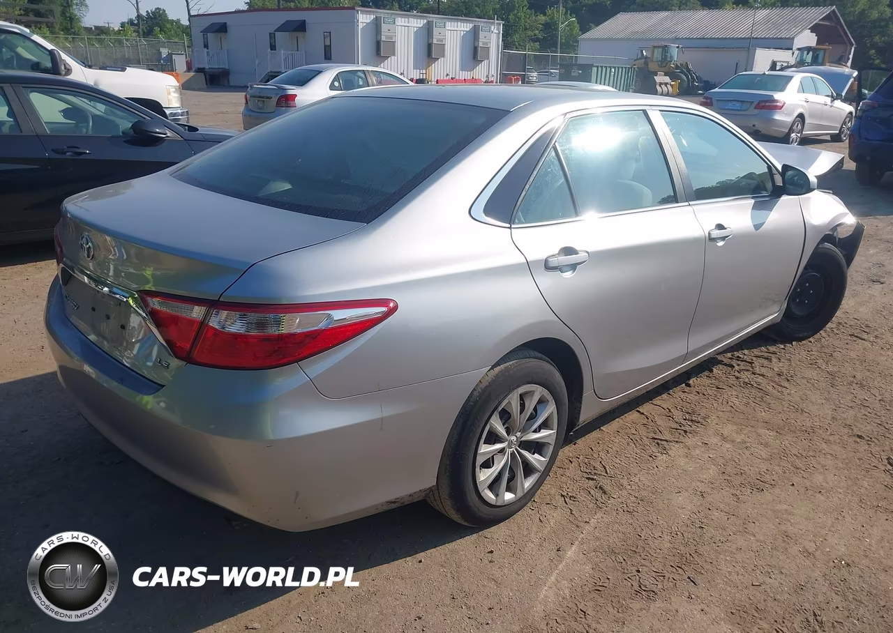 2017 Toyota Camry Le VIN:4T1BF1FK9HU379036 - 4