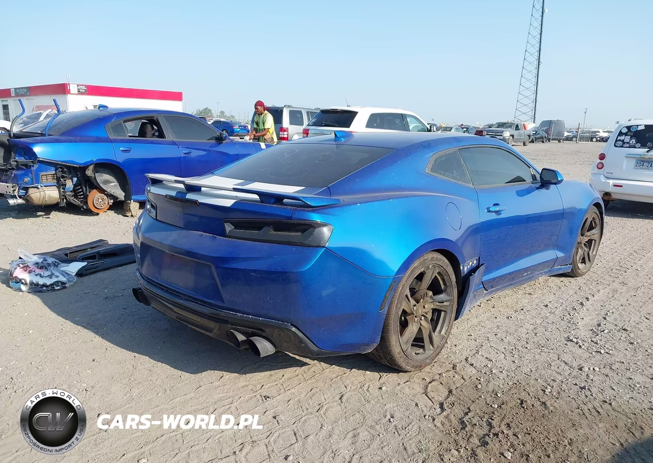 2016 Chevrolet Camaro 2Ss VIN:1G1FH1R77G0135620 - 4