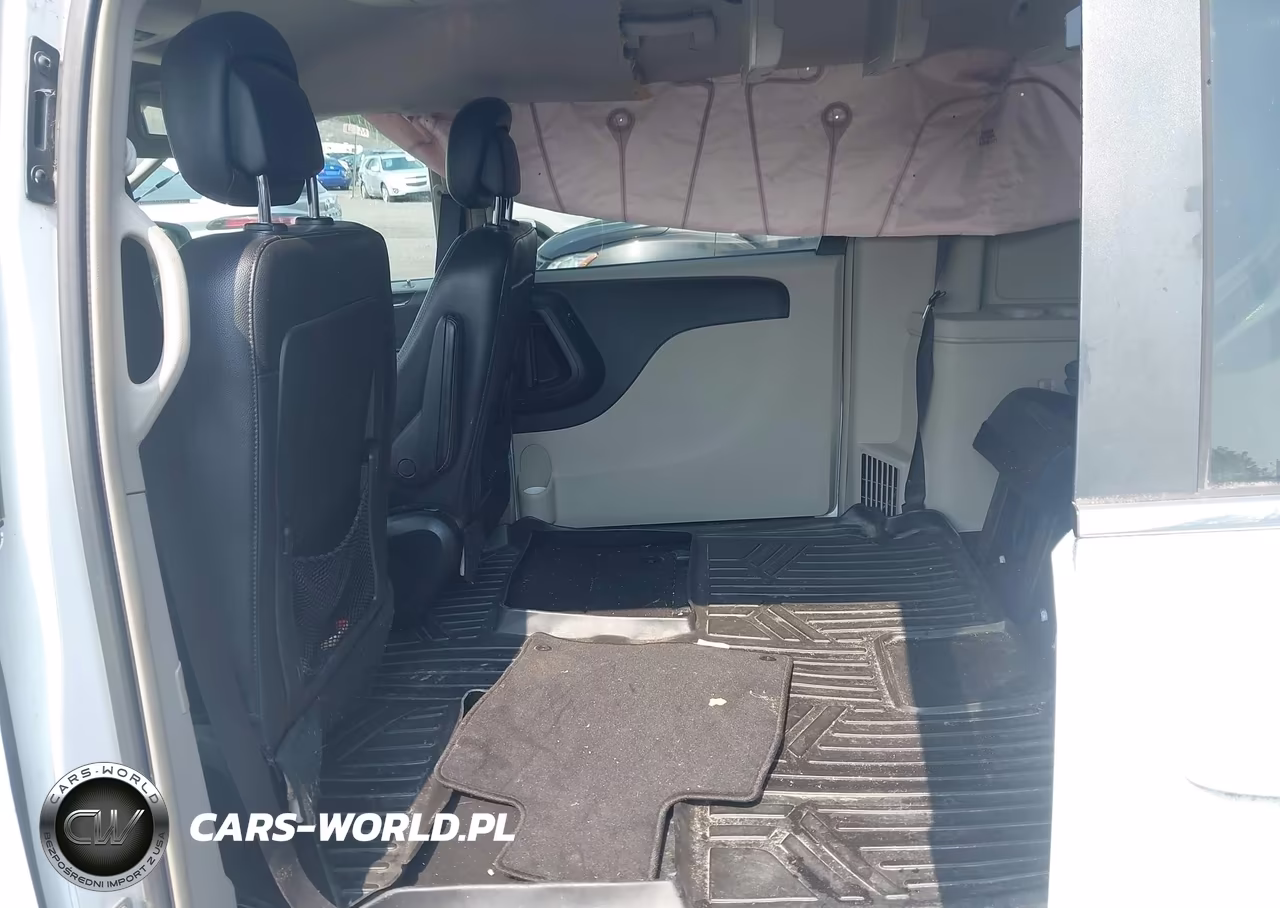 2014 Chrysler Town & Country Touring VIN:2C4RC1BG7ER383009 - 8
