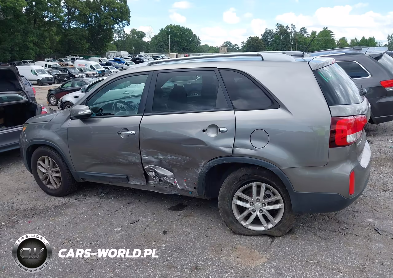 2015 Kia Sorento Lx VIN:5XYKT3A60FG557594 - 14
