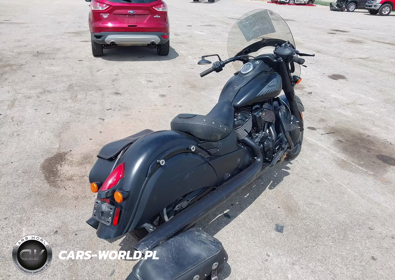 2019 Indian Motorcycle Co. Chief Dark Horse VIN:56KCCDAA7K3372028 - 4