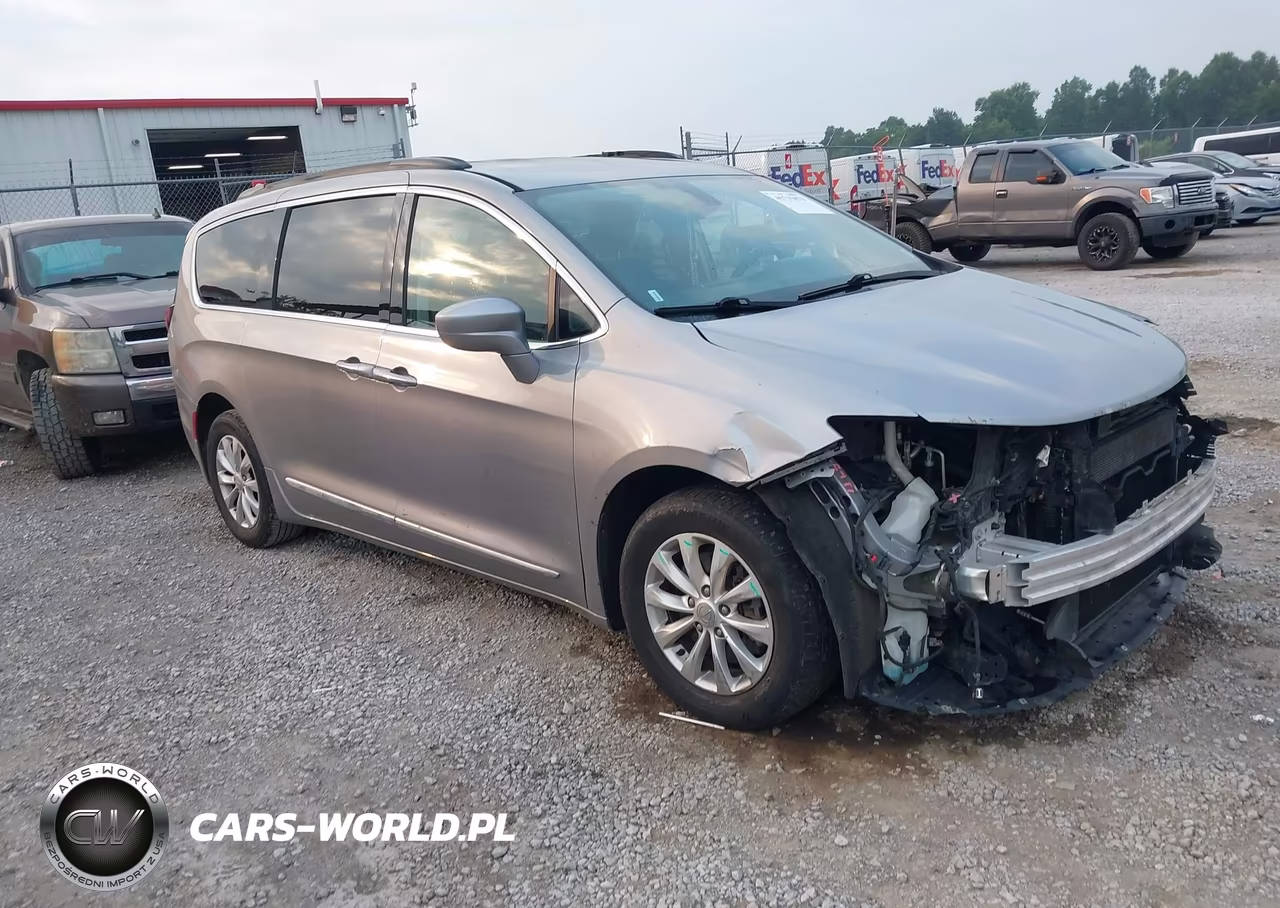 2017 Chrysler Pacifica Touring-L – zdjęcie 1 z 17