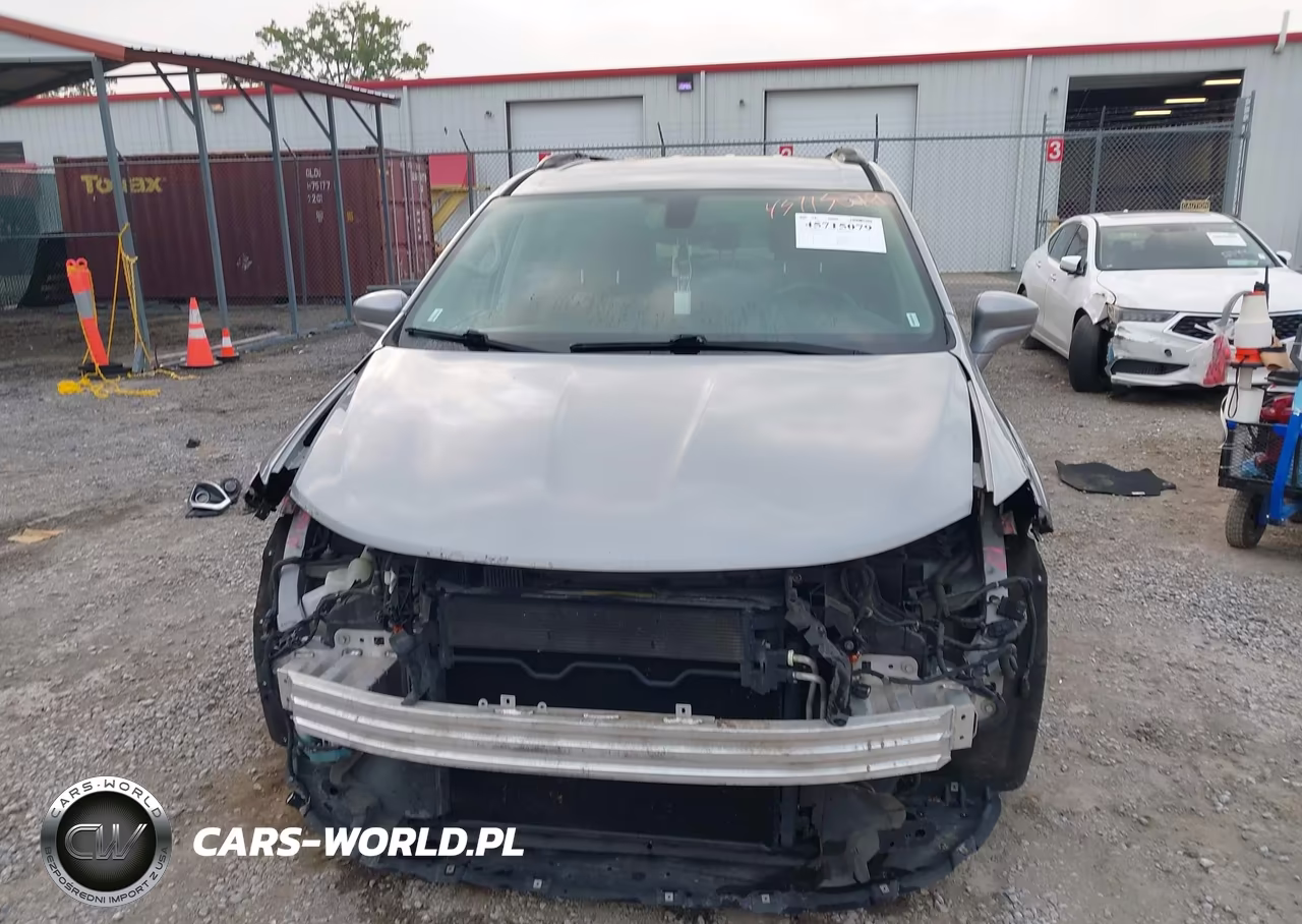 2017 Chrysler Pacifica Touring-L VIN:2C4RC1BGXHR576176 - 13