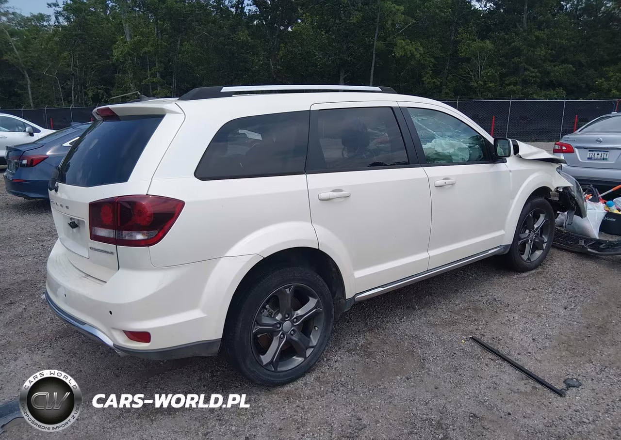 2015 Dodge Journey Crossroad VIN:3C4PDCGG6FT679386 - 4