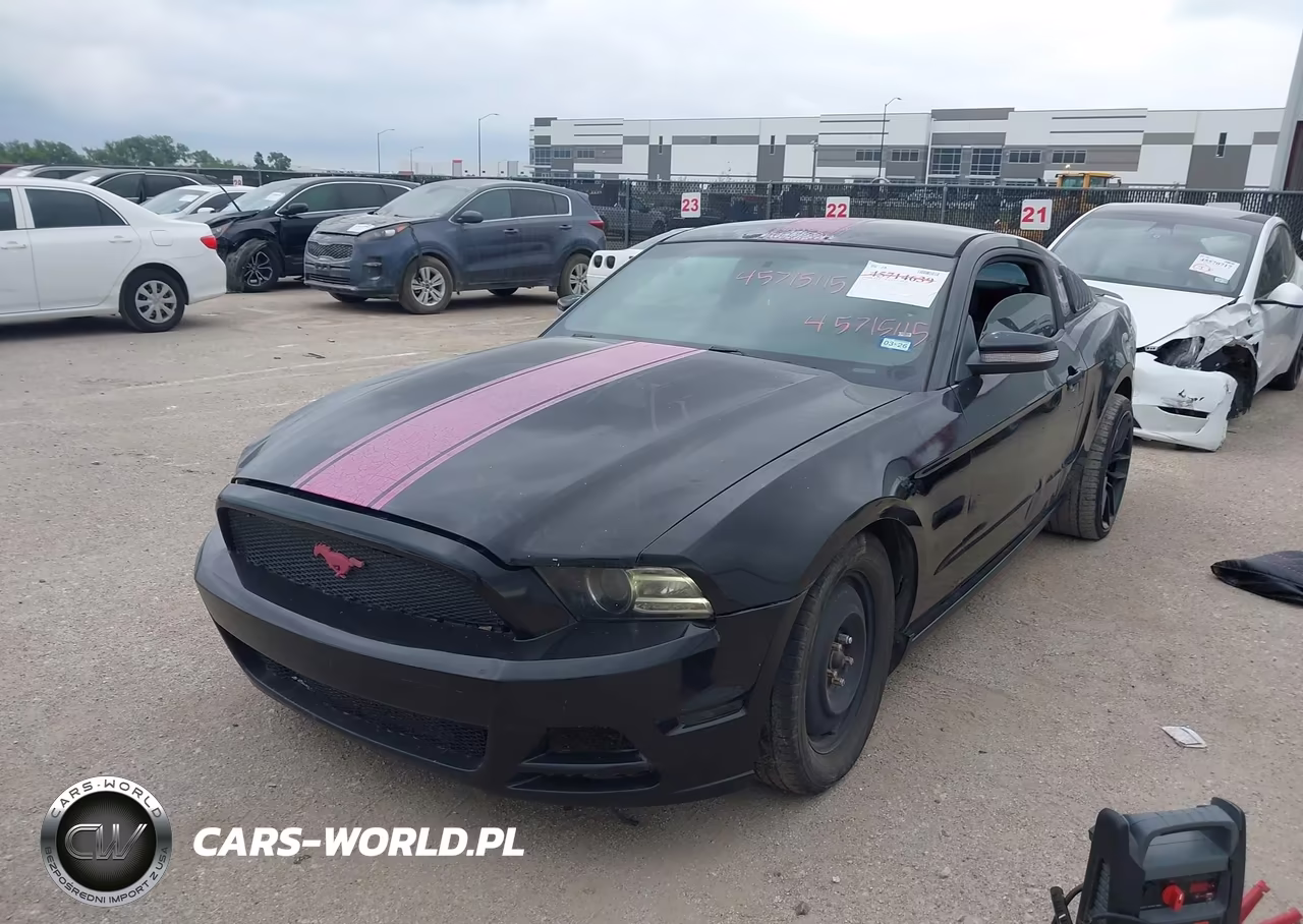 2014 Ford Mustang V6 VIN:1ZVBP8AM1E5261424 - 2