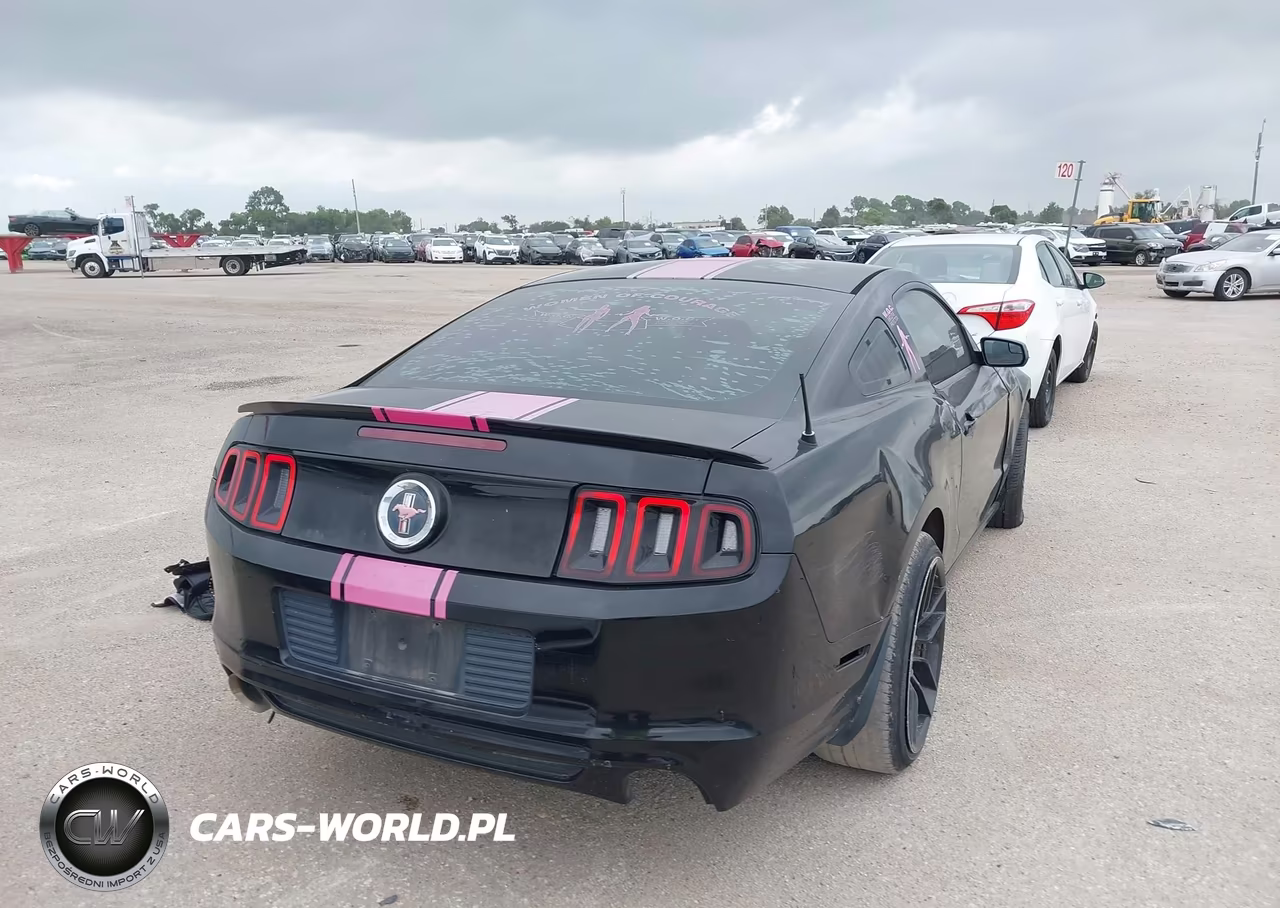 2014 Ford Mustang V6 VIN:1ZVBP8AM1E5261424 - 4