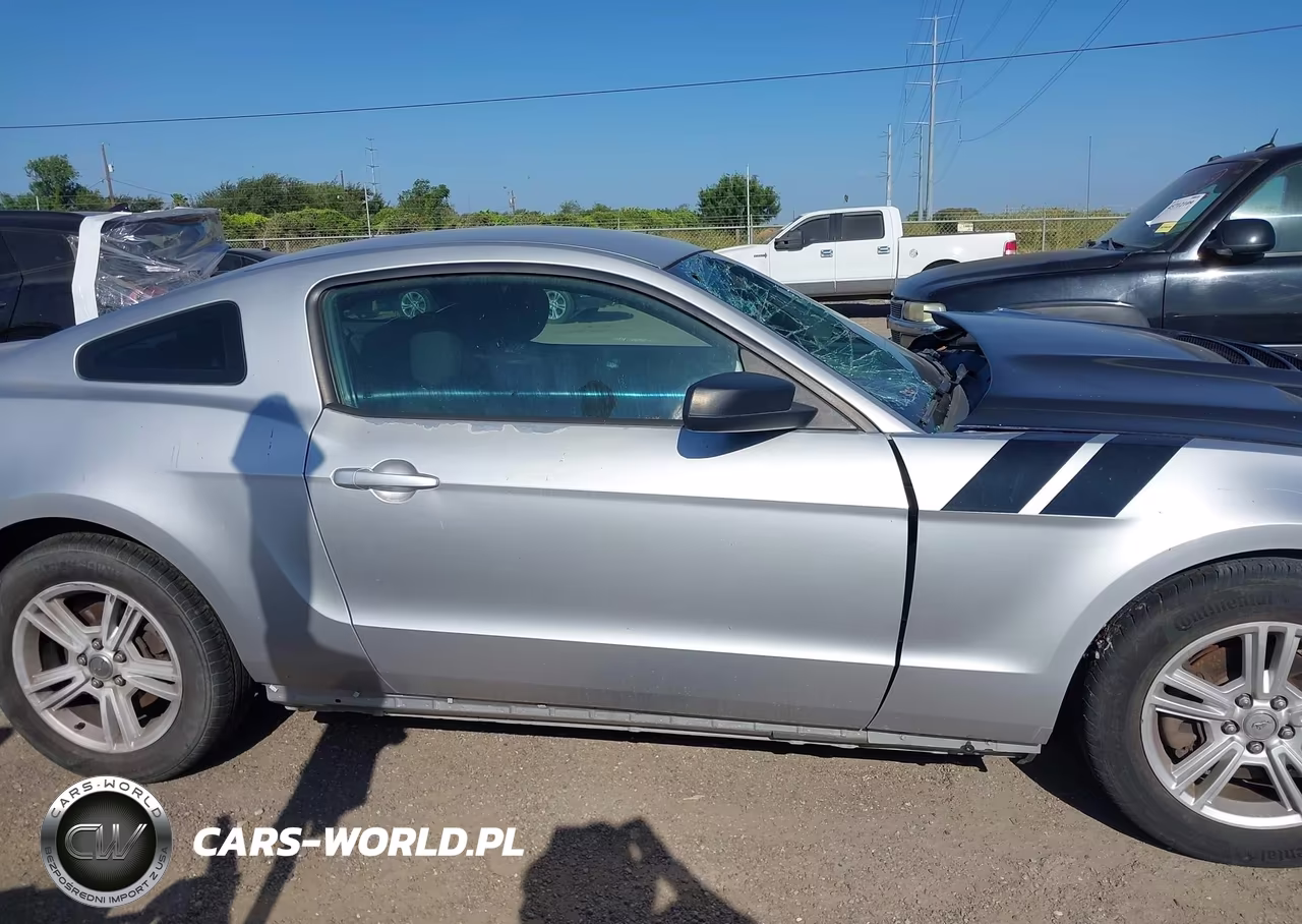 2014 Ford Mustang V6 VIN:1ZVBP8AM4E5211908 - 14