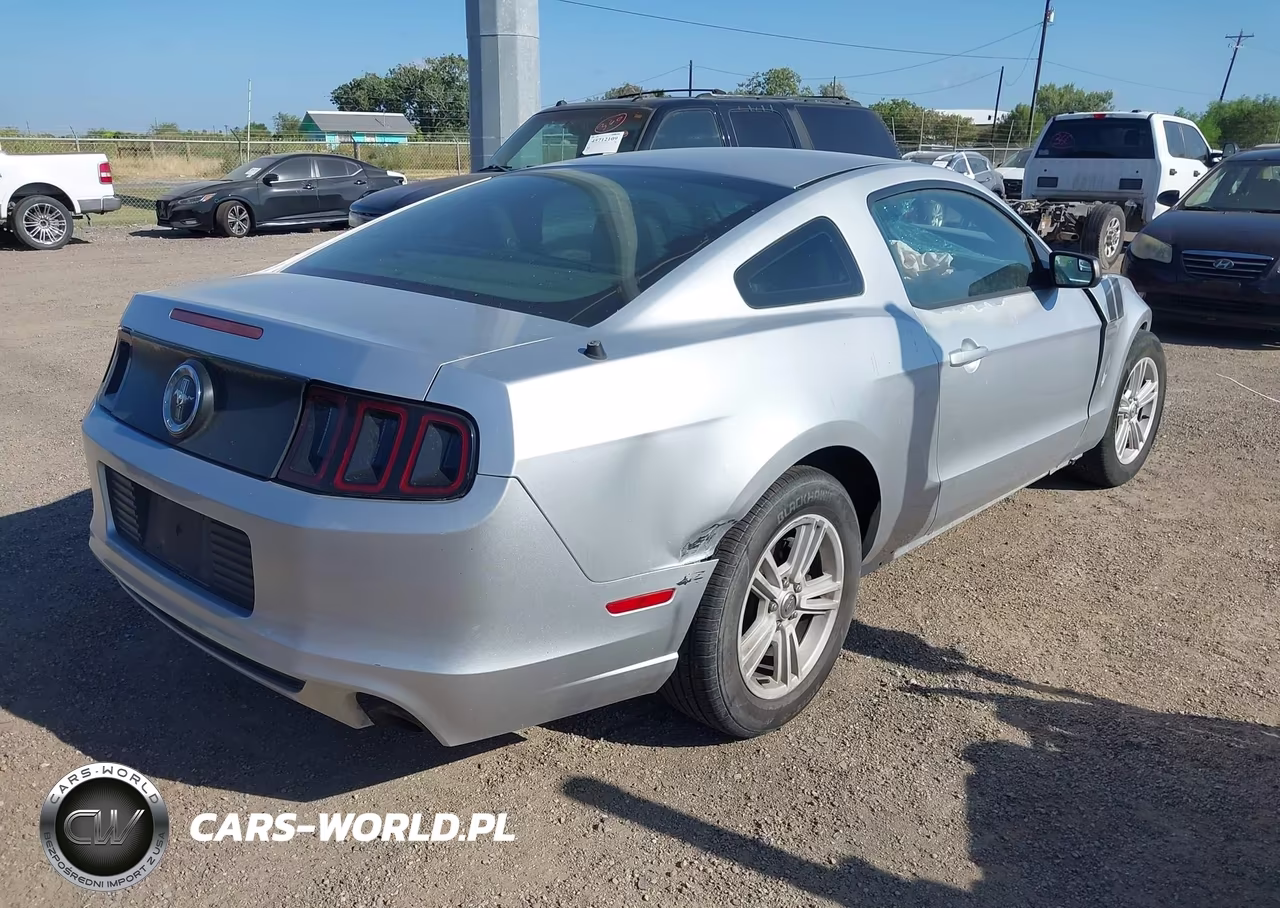 2014 Ford Mustang V6 VIN:1ZVBP8AM4E5211908 - 4
