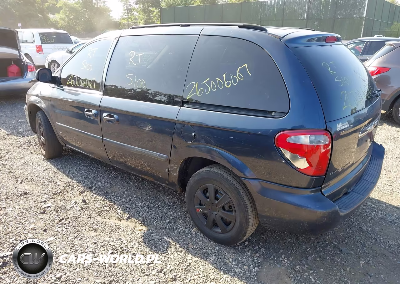 2007 Chrysler Town & Country VIN:1A4GJ45R57B245766 - 3