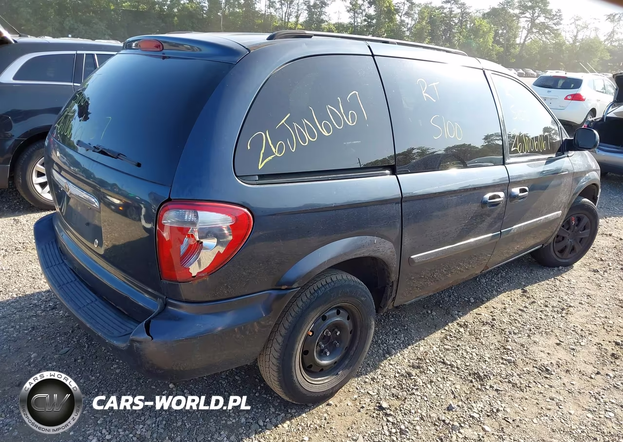 2007 Chrysler Town & Country VIN:1A4GJ45R57B245766 - 4