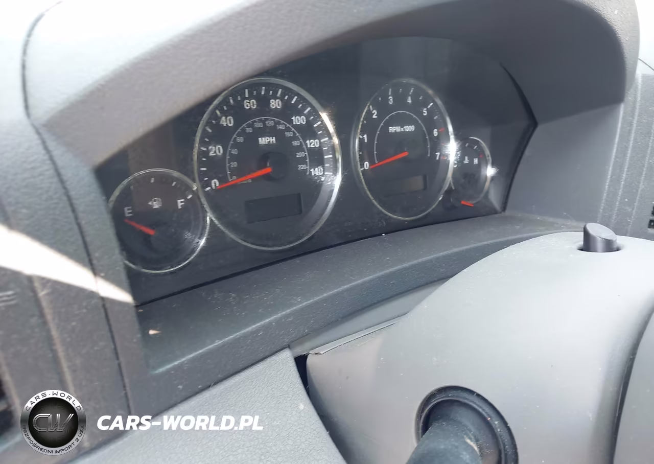 2007 Jeep Grand Cherokee Laredo VIN:1J8GR48K77C517976 - 7