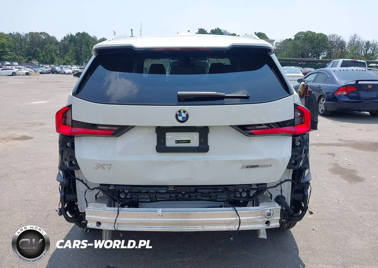 2025 BMW X1 xDrive28I VIN:WBX73EF07S5298033 - 17