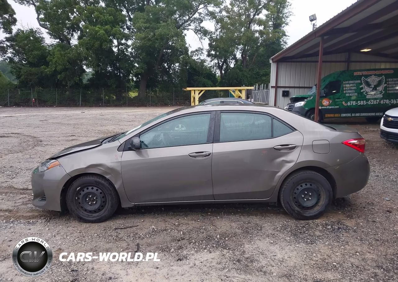 2018 Toyota Corolla Le VIN:2T1BURHE0JC119305 - 14
