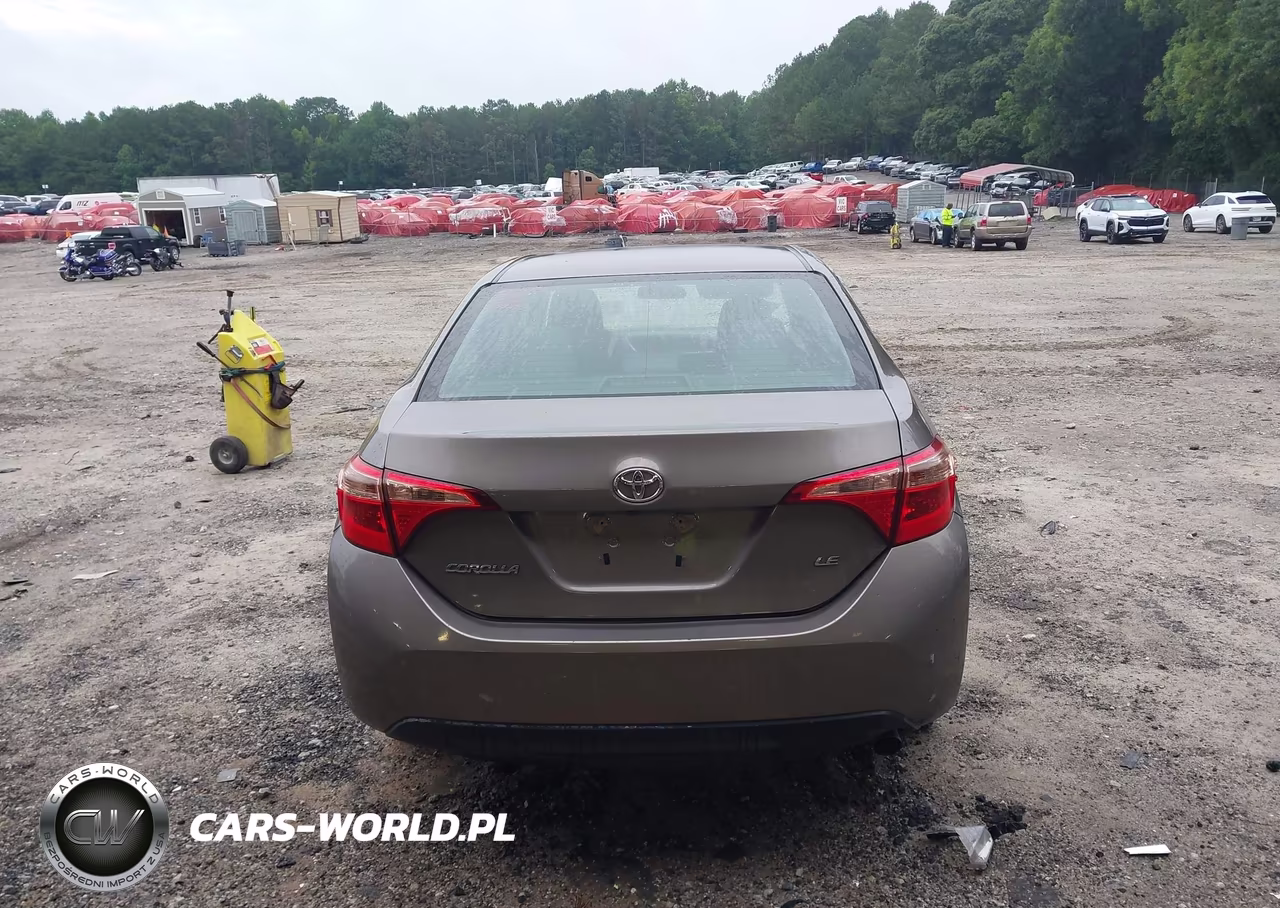 2018 Toyota Corolla Le VIN:2T1BURHE0JC119305 - 16