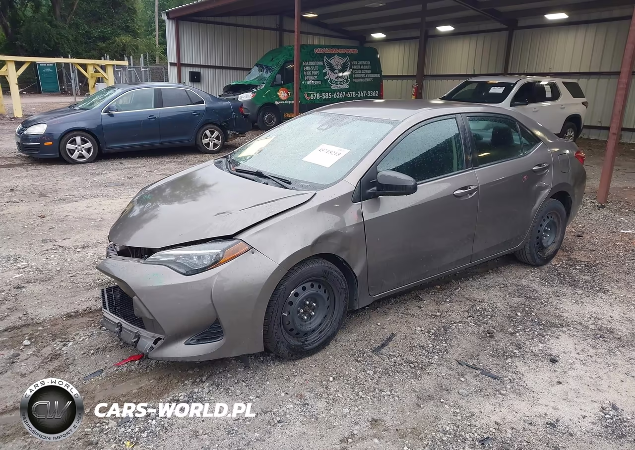 2018 Toyota Corolla Le VIN:2T1BURHE0JC119305 - 2