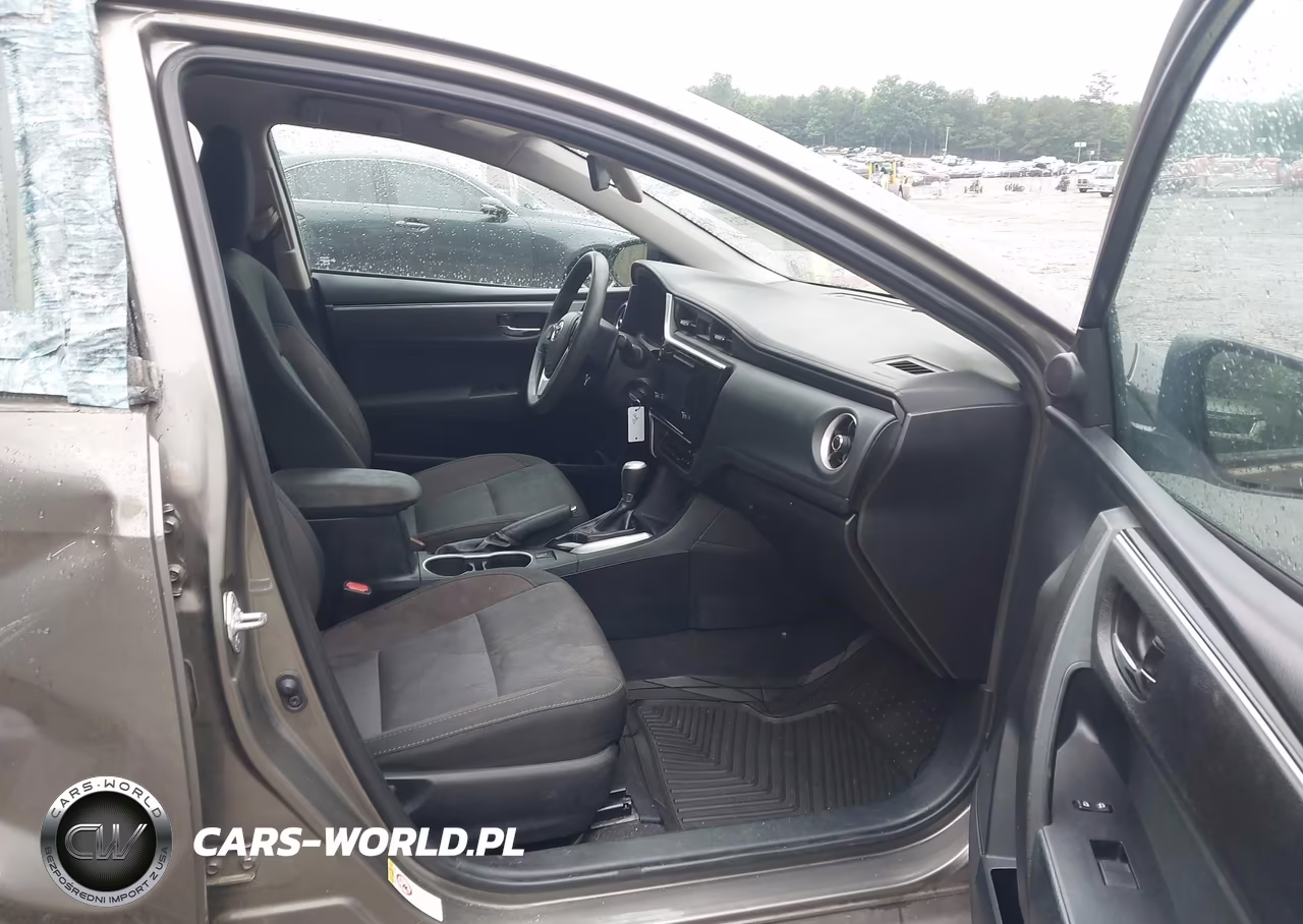 2018 Toyota Corolla Le VIN:2T1BURHE0JC119305 - 5