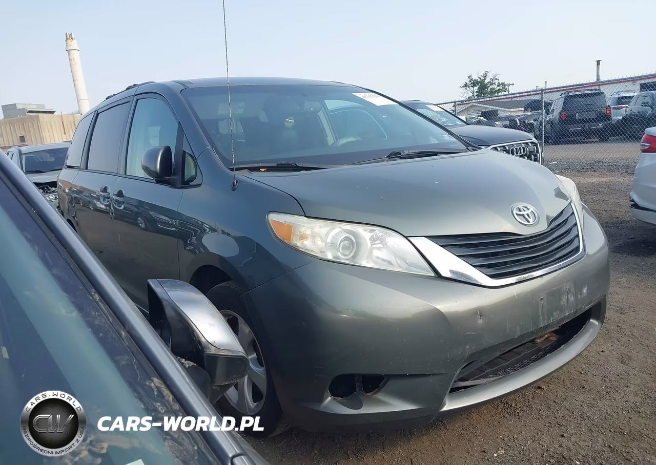 2011 Toyota Sienna Le V6 – zdjęcie 1 z 16