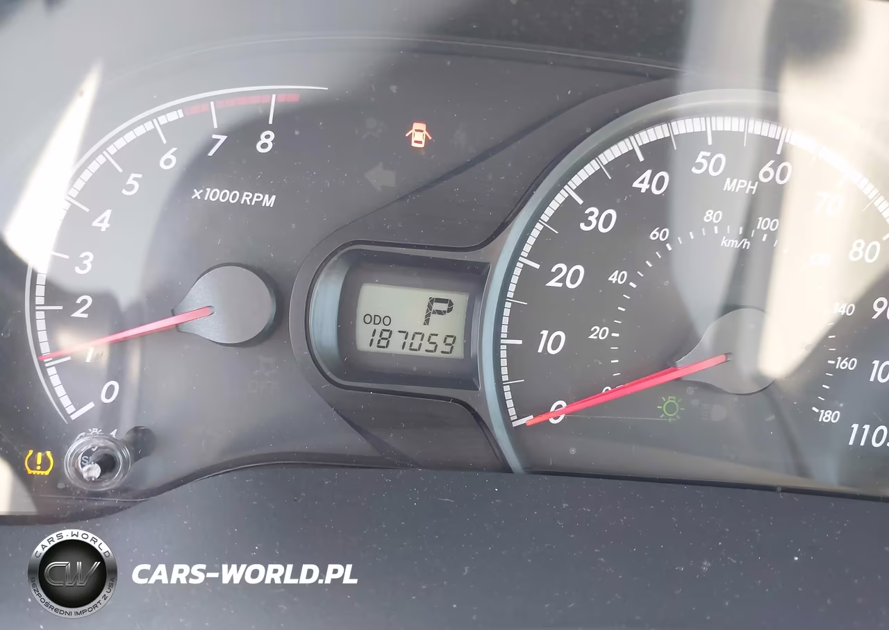 2011 Toyota Sienna Le V6 VIN:5TDKK3DC6BS097813 - 15